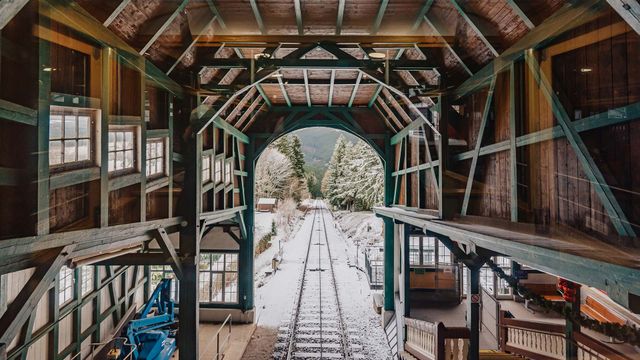 「オーバーヴァイスバッハの登山鉄道駅」