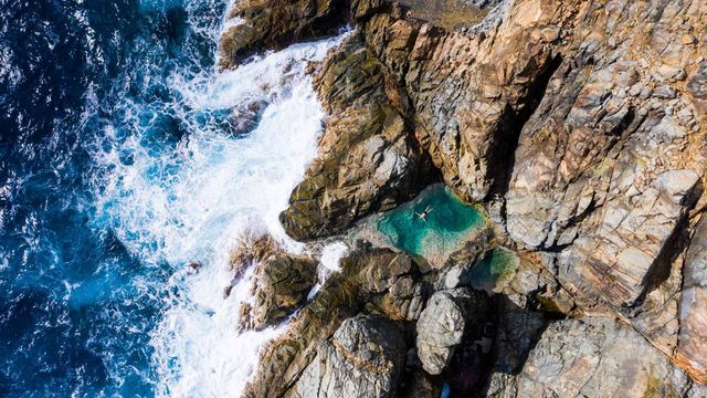 Piscine naturelle au nord-est de Saint Barthélemy, mer des Caraïbes, Antilles françaises