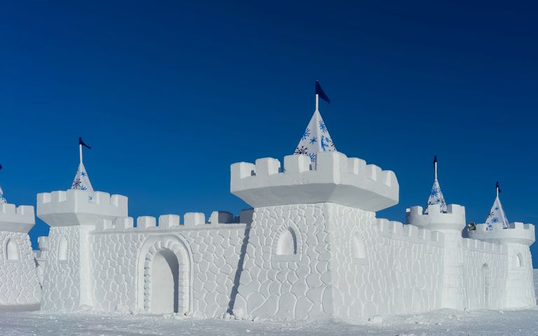 Snow Sculptures Theme for Windows 10