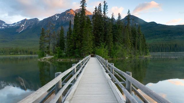 Pyramid Lake in Jasper National Park, Alta.