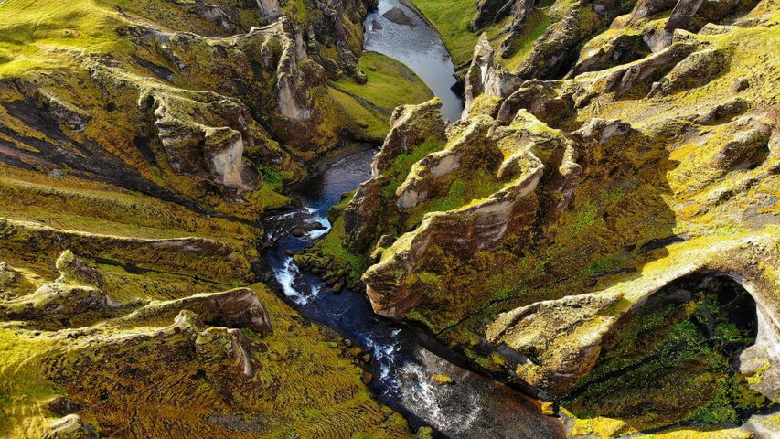 Aerial Iceland PREMIUM 4K Theme for Windows 10