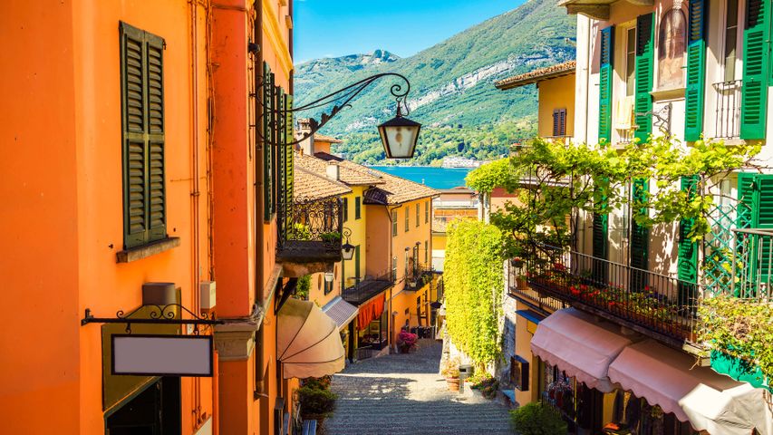 Street Views PREMIUM 4K Theme for Windows 10