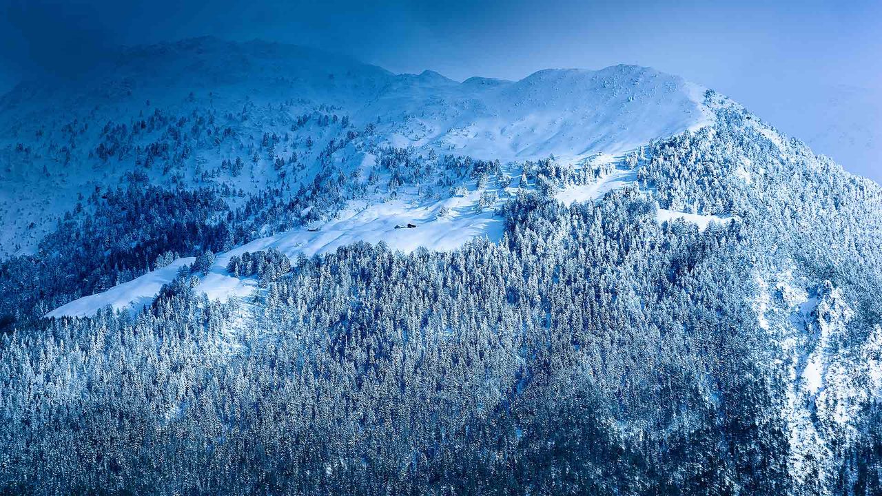 Panorama des Alpes sous la neige, France