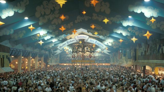 Hacker-Festzelt auf dem Oktoberfest, München, Bayern