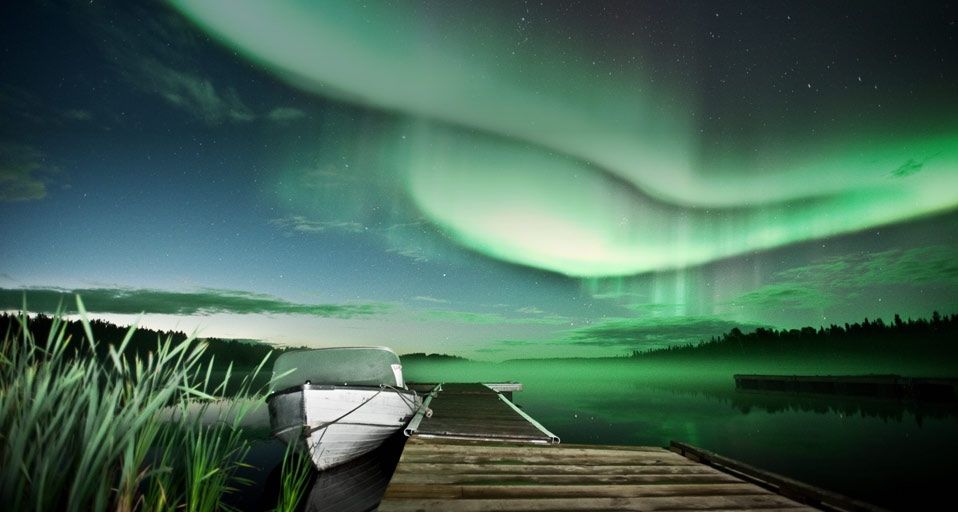 Aurora borealis over Vee Lake near Yellowknife, Canada