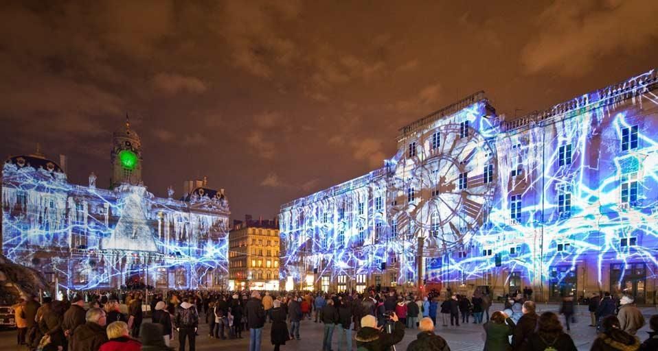 L’Hôtel de ville et le musée des Beaux-Arts de Lyon pendant la Fête des lumières, Rhône