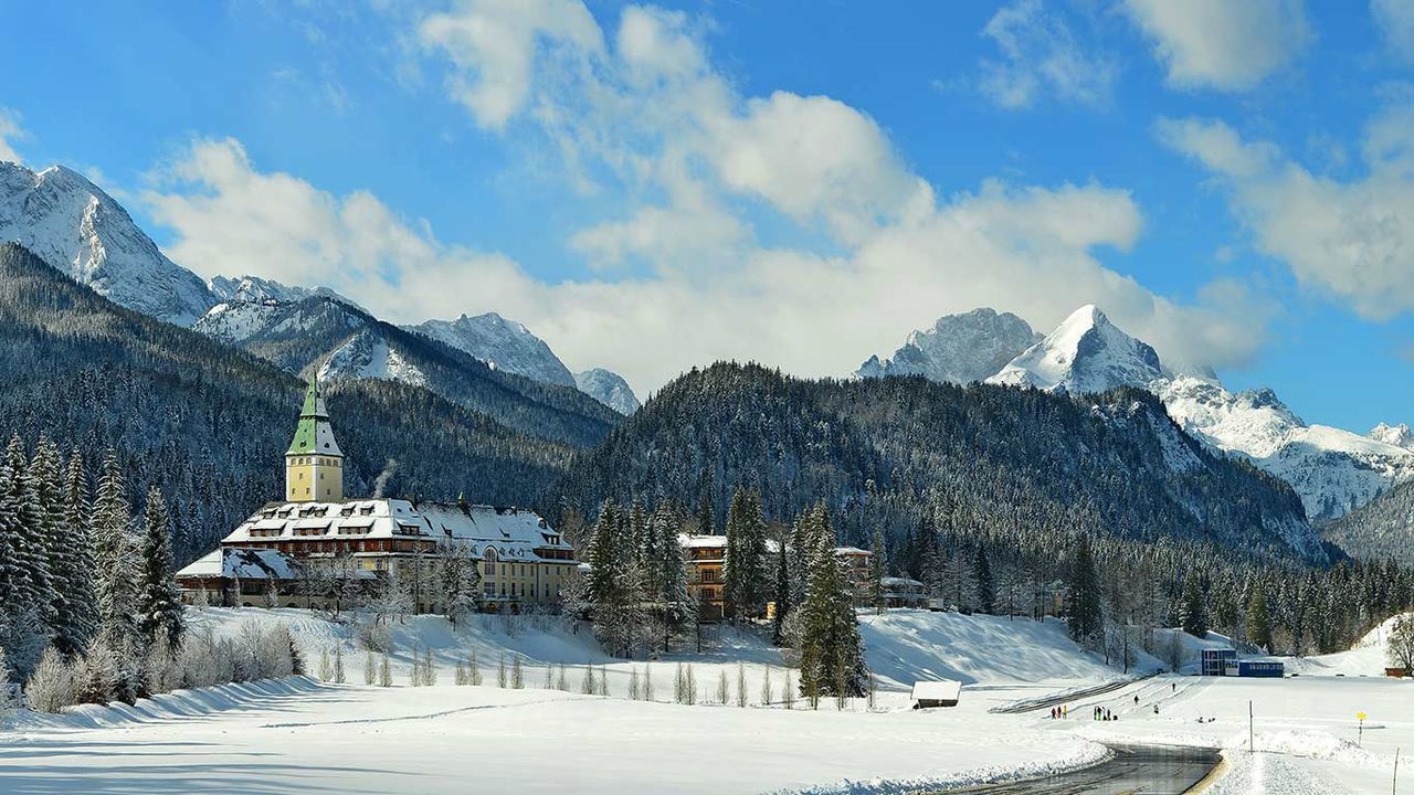 Schloss Elmau, Krün, Garmisch-Partenkirchen, Bayern, Deutschland