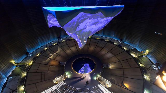 Die Ausstellung „Der Berg ruft“ im Gasometer Oberhausen, Nordrhein-Westfalen, Deutschland