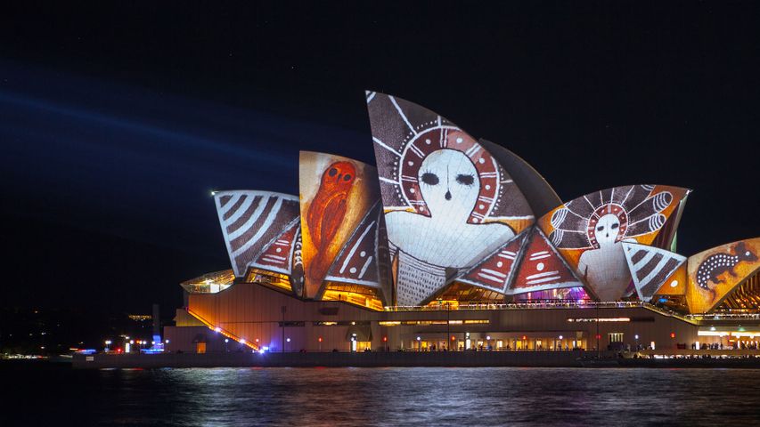 Light display on Sydney Opera House for the Vivid festival in 2016 