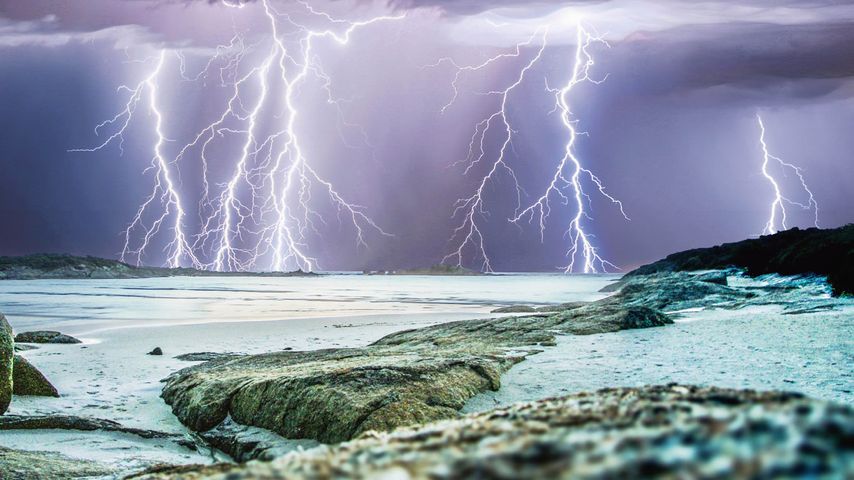 Lightning north of Perth, Western Australia