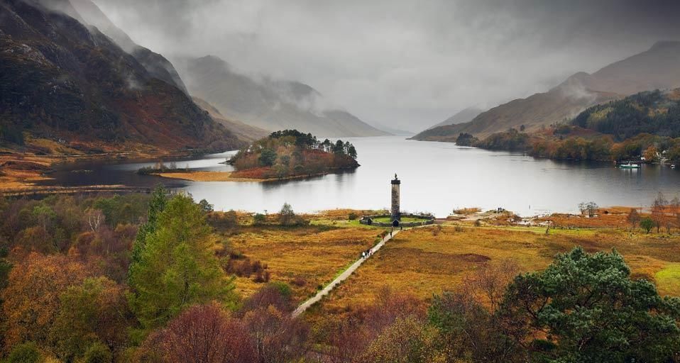 Das Glenfinnan Monument, Fort William,  Loch Shiel, Schottland