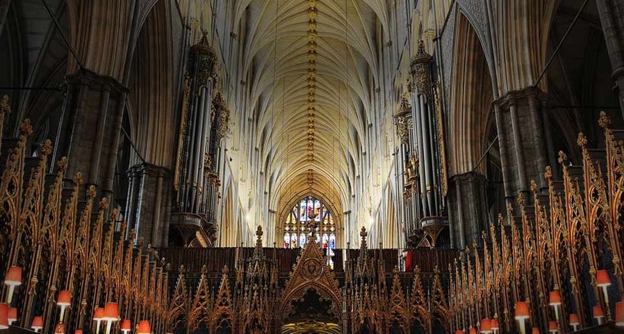 Das Mittelschiff der Westminster Abbey in London, England – Ben Stansall/Getty Images ©