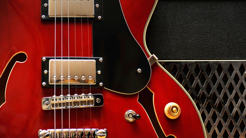 Guitare Aria de style Gibson 335