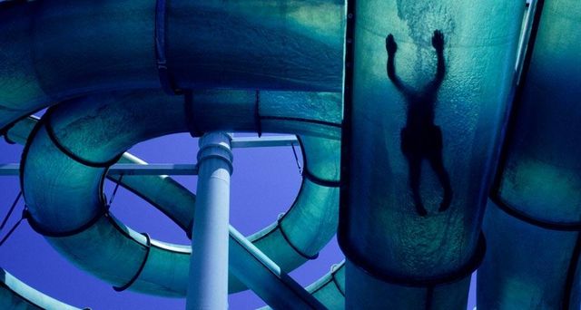 Toboggan aquatique dans un parc en Arizona, États-Unis