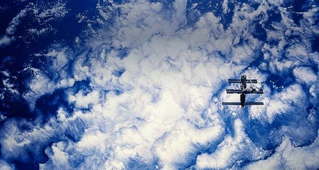 Station spatiale internationale au-dessus de l’océan Pacifique