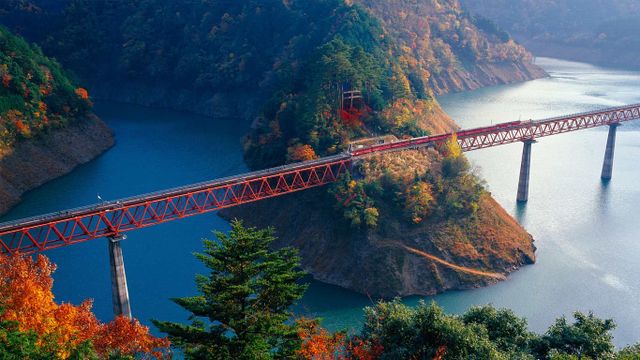 奥大井湖ジオラマ 大井川鐡道・奥大井湖上駅の全景 - キハ58君の鉄道など ひとコマ