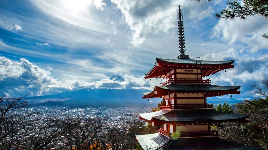 ｢忠霊塔と富士山｣山梨, 富士吉田市