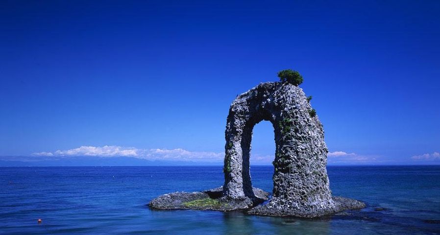 ｢なべつる岩｣北海道, 奥尻島