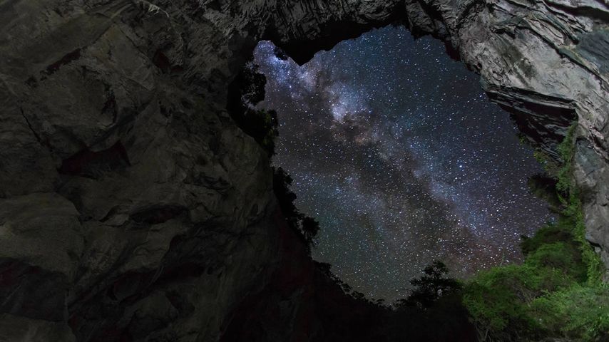 View of stars from Jenolan Caves, New South Wales, Australia 