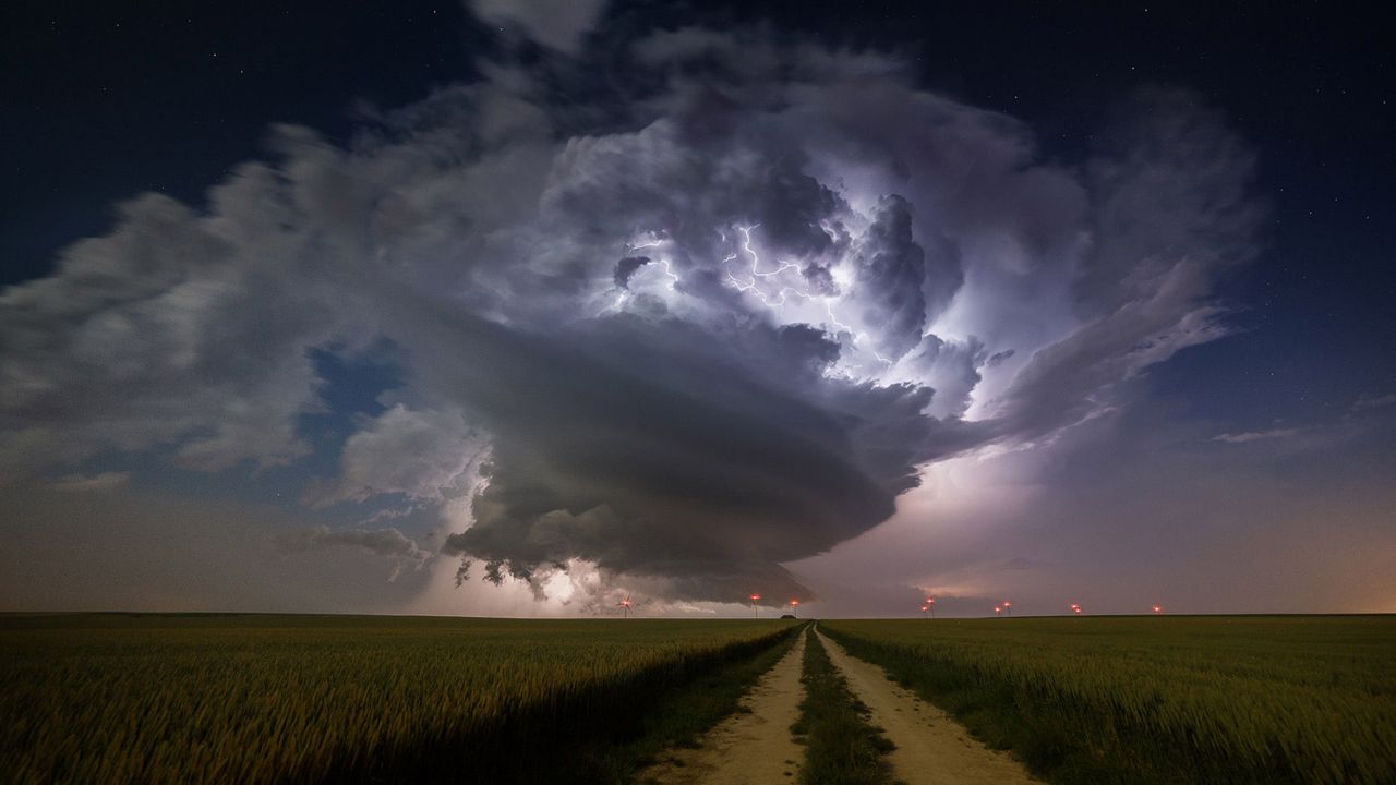 Orage supercellulaire au-dessus de la Champagne-Ardennes 