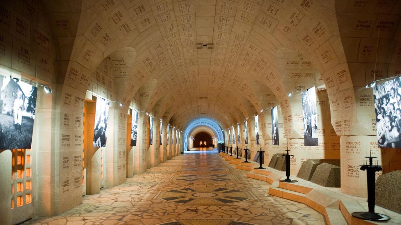Ossuaire de Douaumont, Meuse, Grand Est 