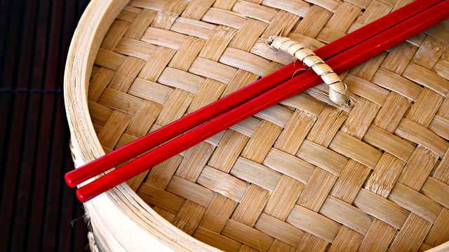 红筷子和蒸笼,中国