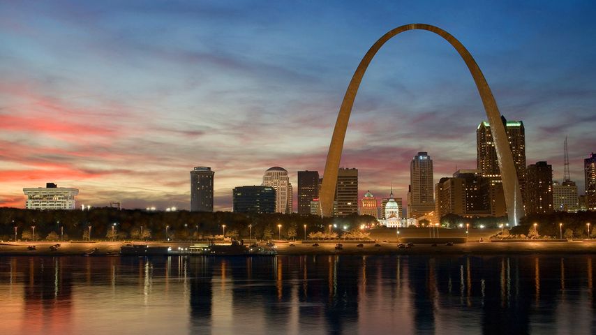 St. Louis skyline and Gateway Arch, Missouri
