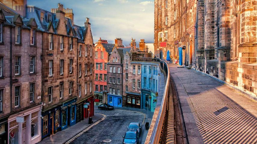 West Bow-Straße in Edinburgh, Schottland 