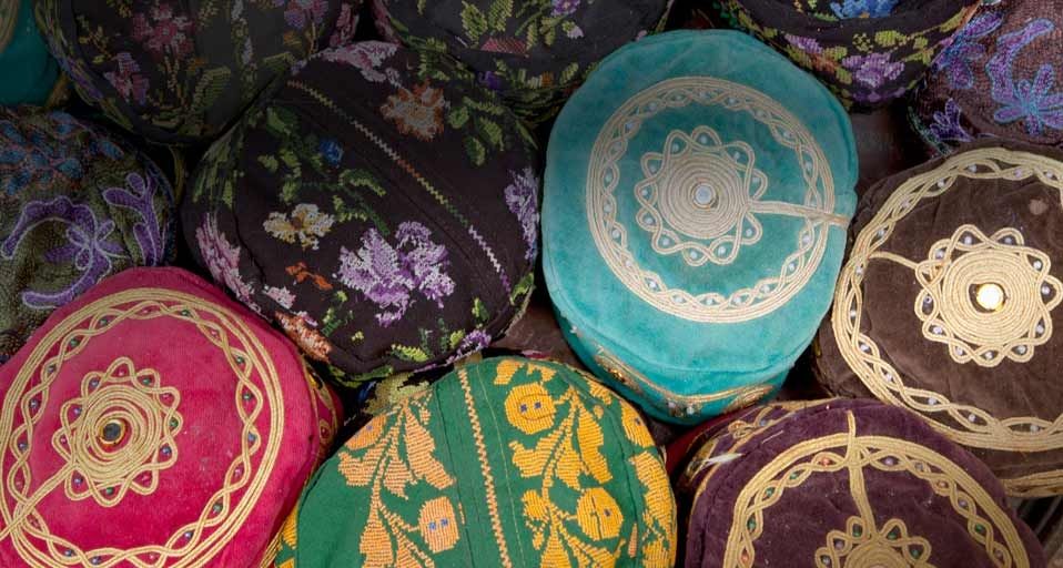 Kippas en vente dans un marché
