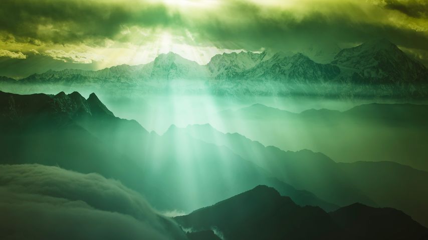 云海，太阳下山时爬上3600米的牛背山拍摄贡嘎山