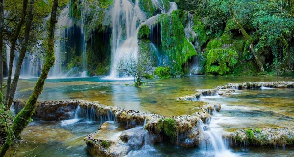 Cascade des Tufs dans la commune des Planches-près-Arbois, Jura, Franche-Comté