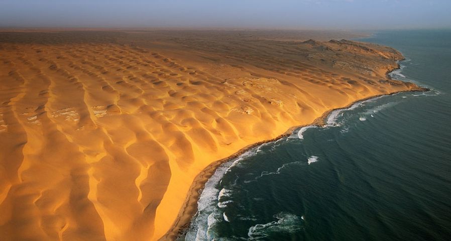 The Skeleton Coast, half way between Walvis Bay and Luderitz, Namib-Naukluft Park, Namibia