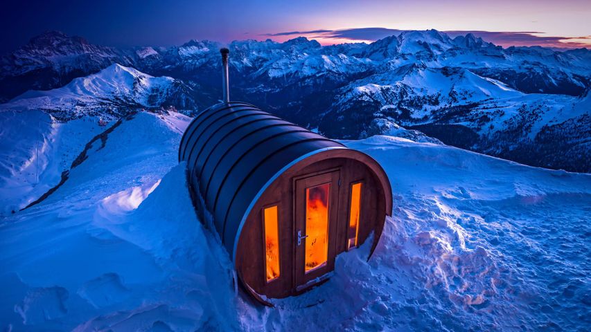 Un sauna sur la montagne Lagazuoi, Dolomites, Italie 