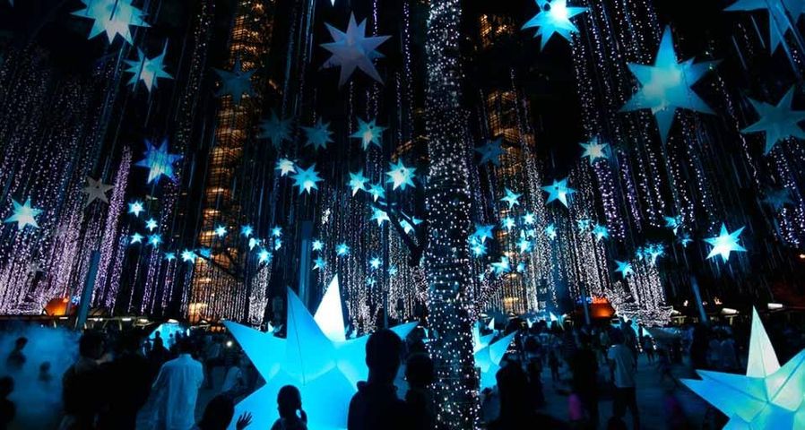 : Weihnachtsbeleuchtung in Makati City, Manila, Insel Luzon, Philippinen