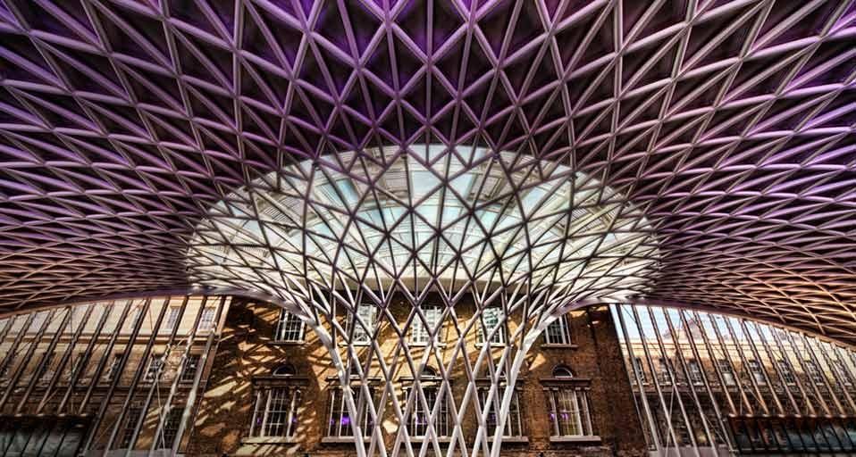 Lattice architectural detail in the concourse at King‘s Cross train station, London, England
