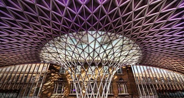 Lattice architectural detail in the concourse at King‘s Cross train station, London, England