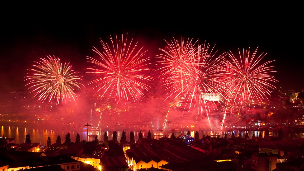 Fuegos artificiales en la Noche de San Juan