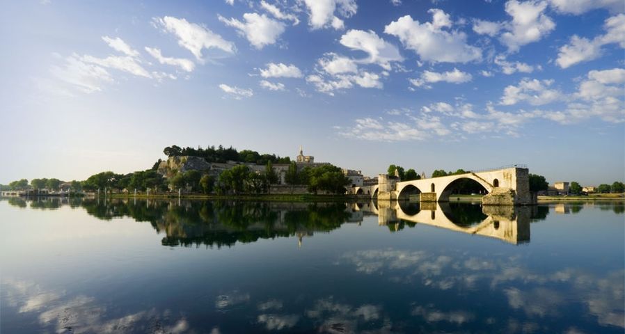 Palais des Papes and Pont Saint-Bénezet on the Rhône River, Avignon, France