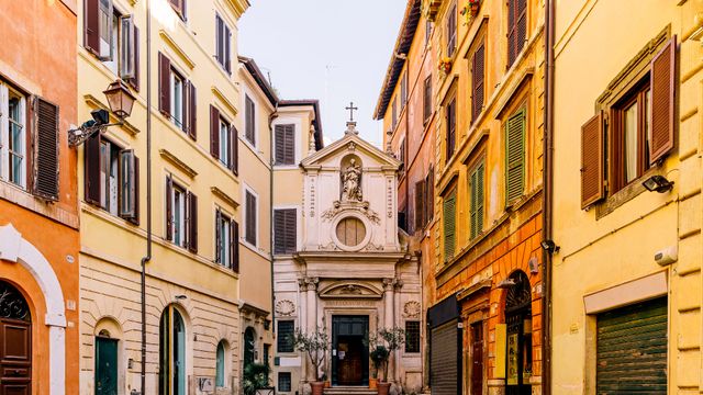 Chiesa di Santa Barbara in Largo dei Librari, vicino al mercato di Campo de' Fiori a Roma, Italia