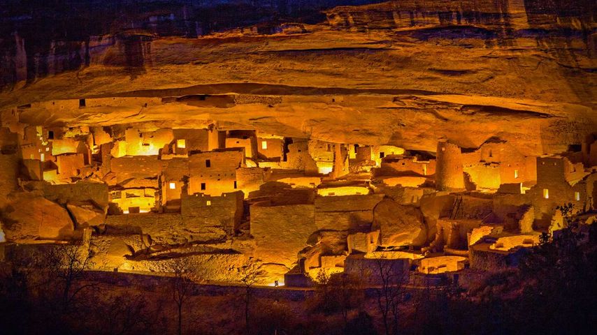 Luminarias (lampions) à Cliff Palace dans le parc national de Mesa Verde, Colorado, États-Unis 