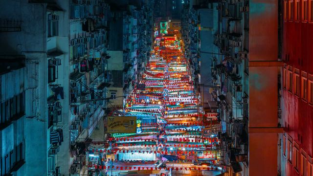 Temple Street Night Market in Yau Ma Tei, Hong Kong