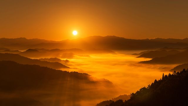 「野迫川村の日の出」奈良