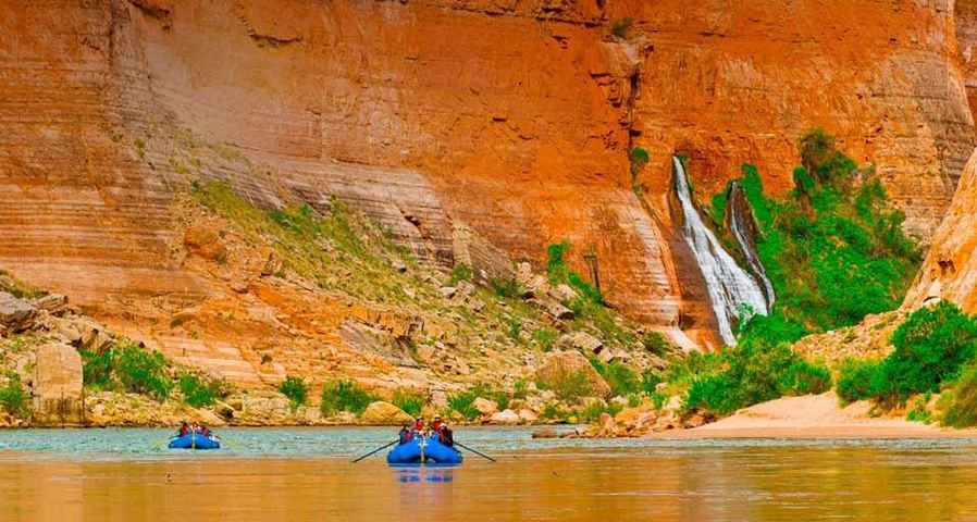 Wildwasser-Rafting auf dem Colorado River im Marble Canyon, Grand Canyon Nationalpark, Arizona
