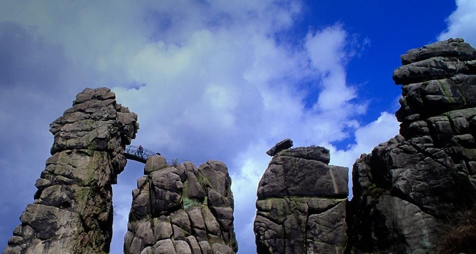 Bizarre Sandstein-Formation bei Horn-Bad Meinberg im Teutoburger Wald, Nordrhein-Westfalen – H. & D. Zielske/LOOK/Getty Images ©