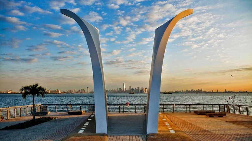 ‘Postcards’–The Staten Island September 11 Memorial, New York 
