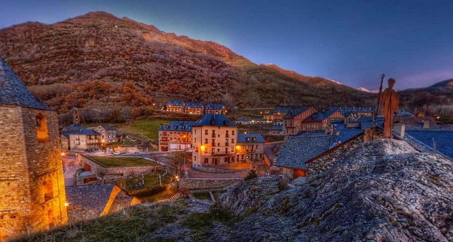 Ein Dorf im Vall de Boí in der Provinz Lleida, Spanien