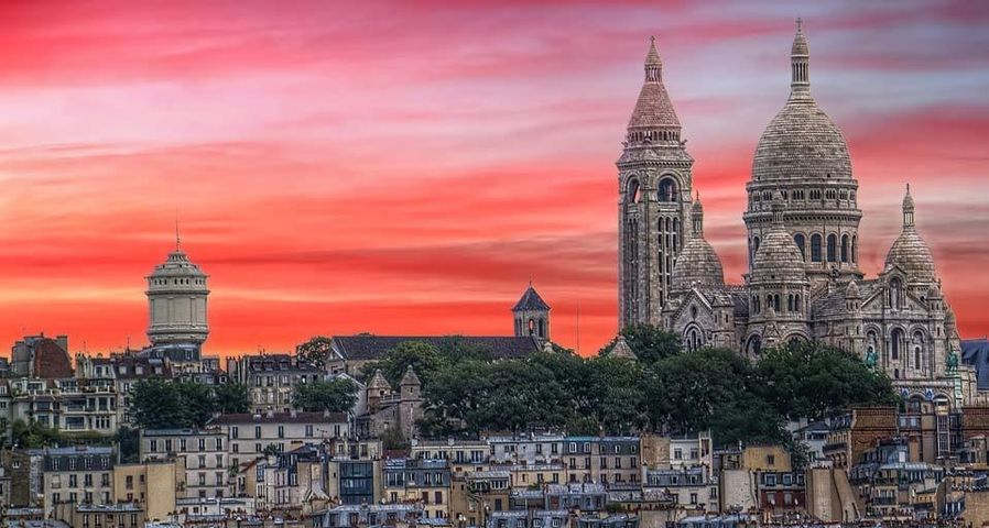 Coucher de soleil sur Montmartre et le Sacré-Cœur, Paris