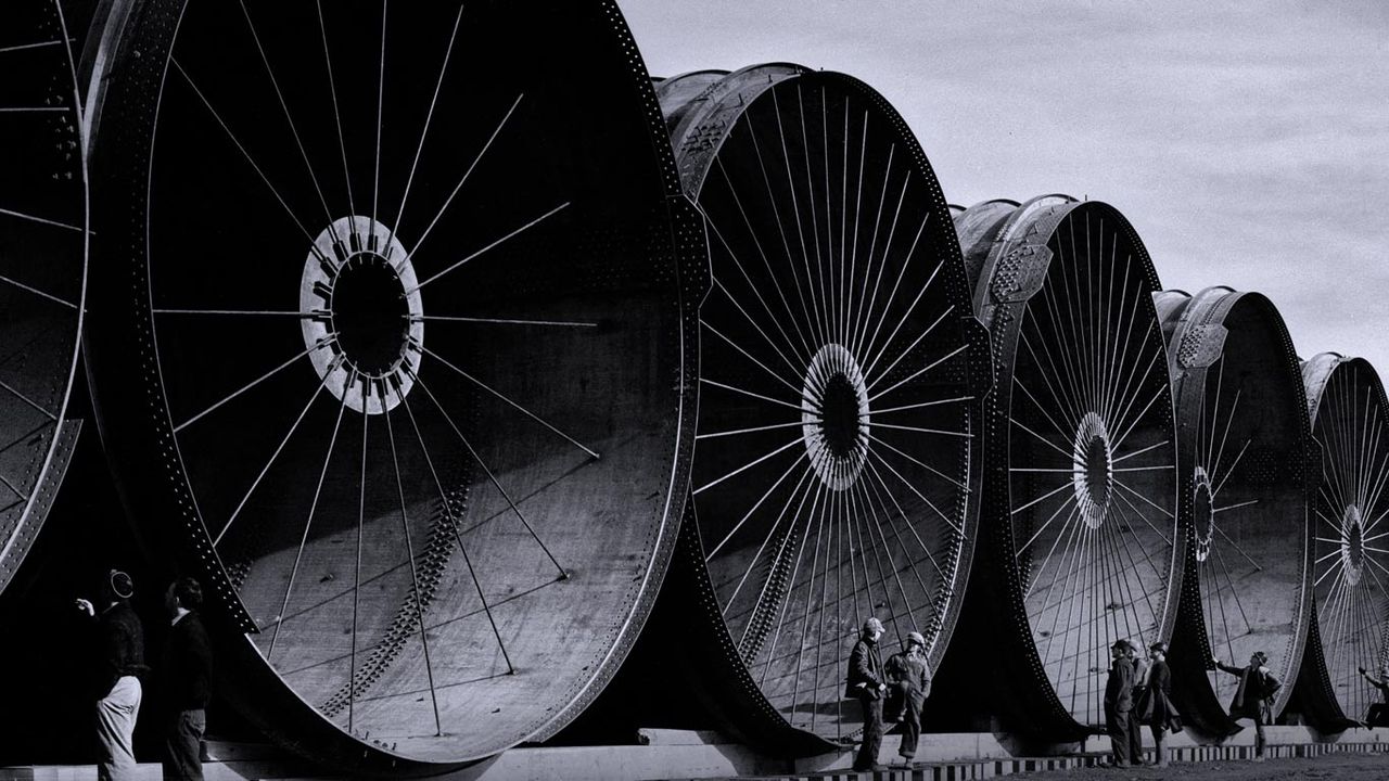 Morceaux de tuyaux destinés au barrage de Fort Peck, Montana, États-Unis