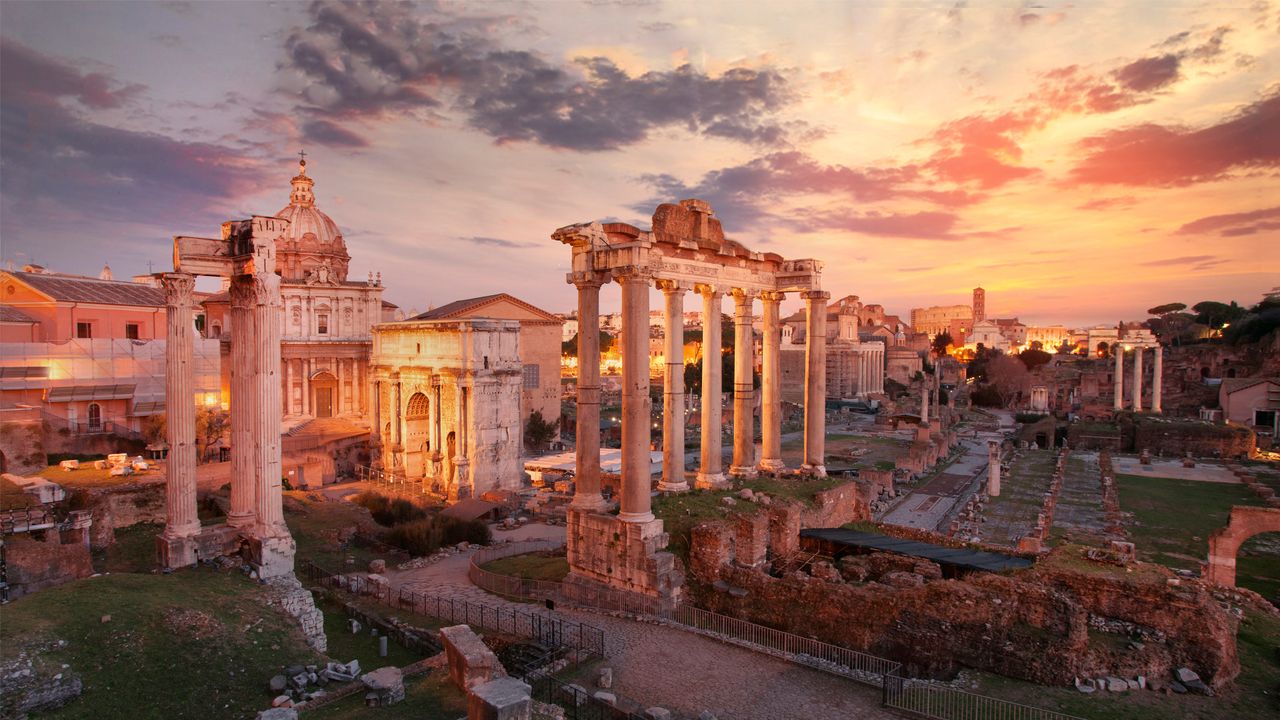 Templo de Saturno no Fórum Romano, Roma, Itália