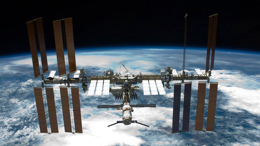Blick aus der Raumfähre Endeavour auf die Internationale Raumstation 